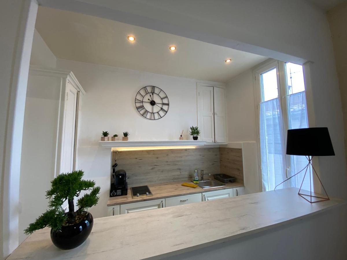 Le 23 - 2Eme Etage Apartment Arles Bagian luar foto