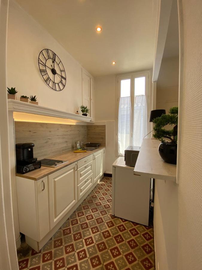 Le 23 - 2Eme Etage Apartment Arles Bagian luar foto