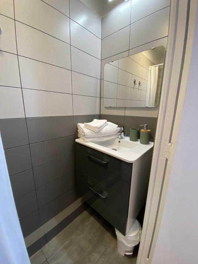 Le 23 - 2Eme Etage Apartment Arles Bagian luar foto