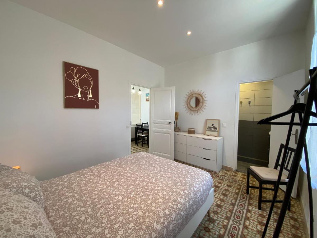Le 23 - 2Eme Etage Apartment Arles Bagian luar foto