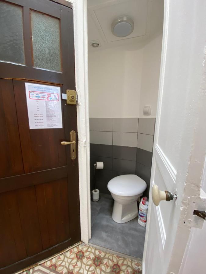 Le 23 - 2Eme Etage Apartment Arles Bagian luar foto